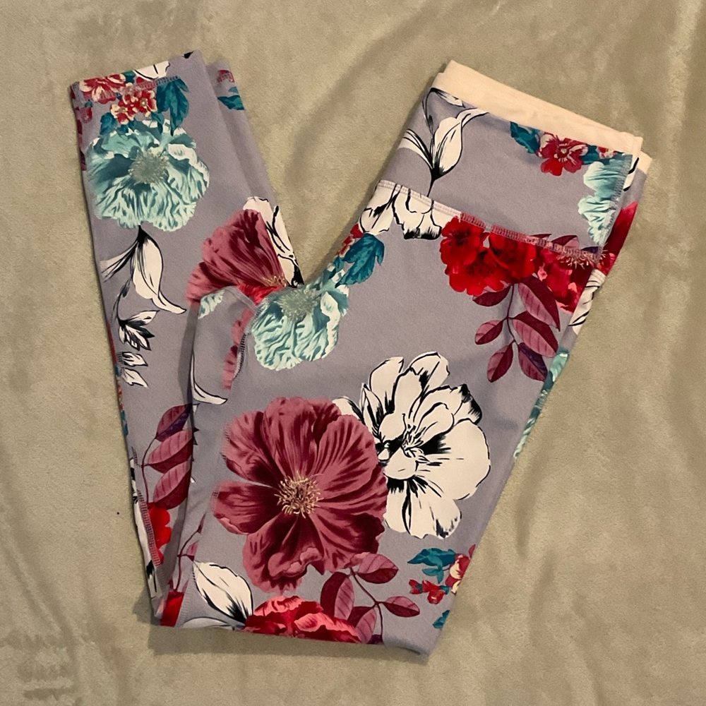 Old Navy Lavender Floral Leggings with Red, Teal & White Flowers